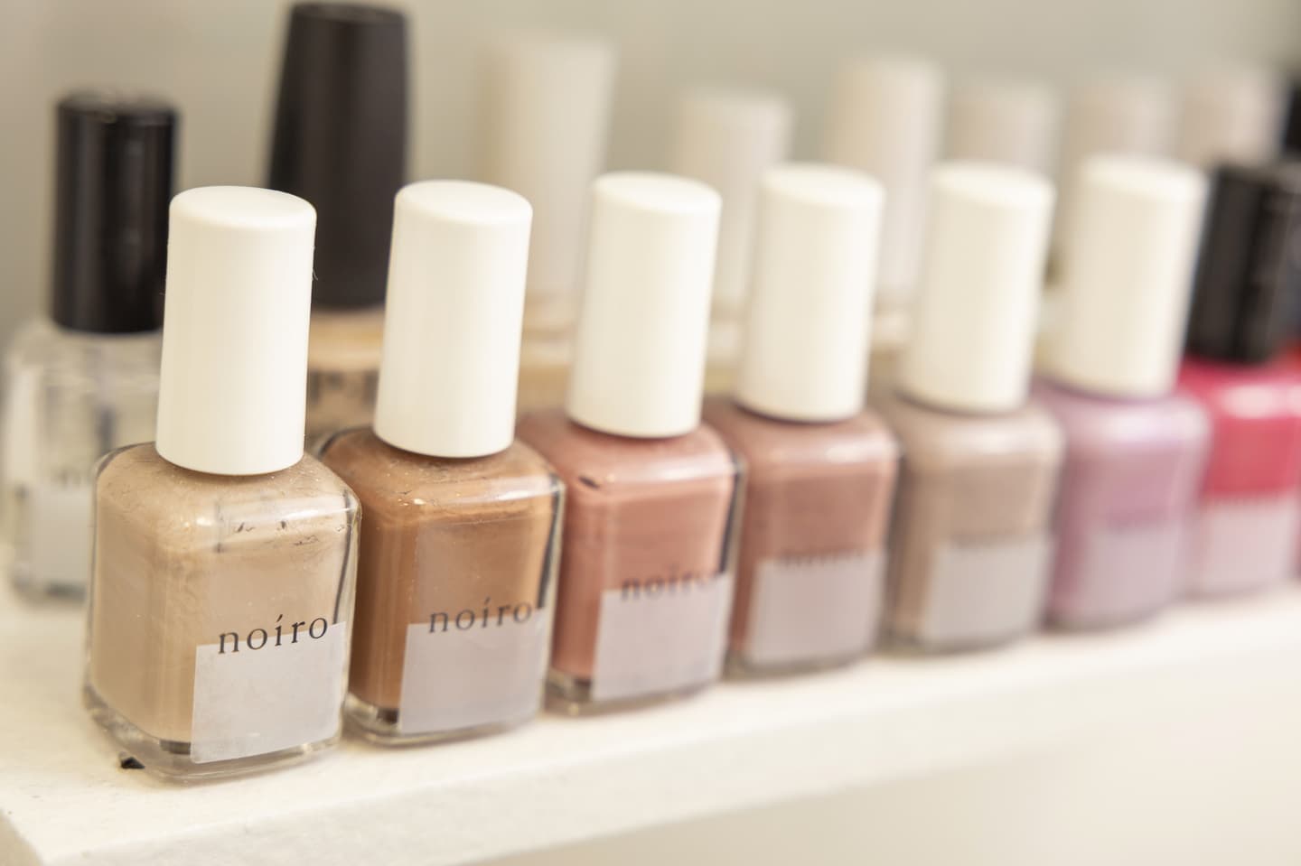 綾瀬のネイルサロンLEMONadeは家事やお仕事にも合う上品デザインをご提案します